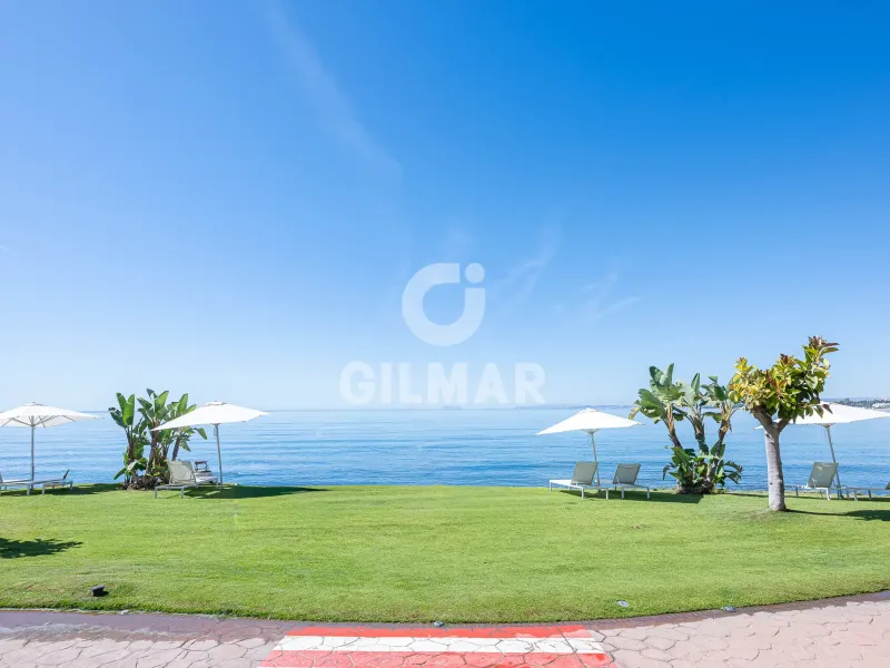 Duplex penthouse in Estepona Este - Málaga