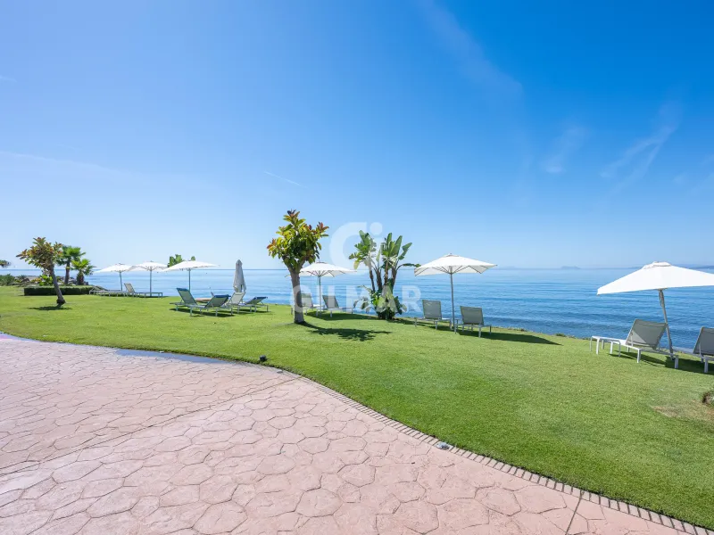 Duplex penthouse in Estepona Este - Málaga