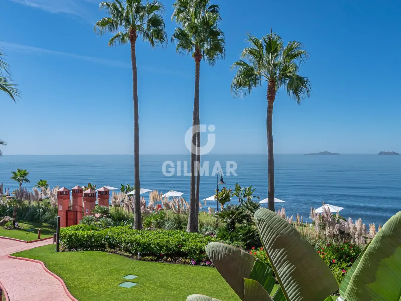 Duplex penthouse in Estepona Este - Málaga
