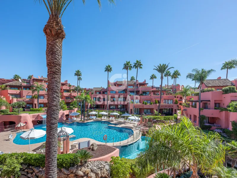 Duplex penthouse in Estepona Este - Málaga