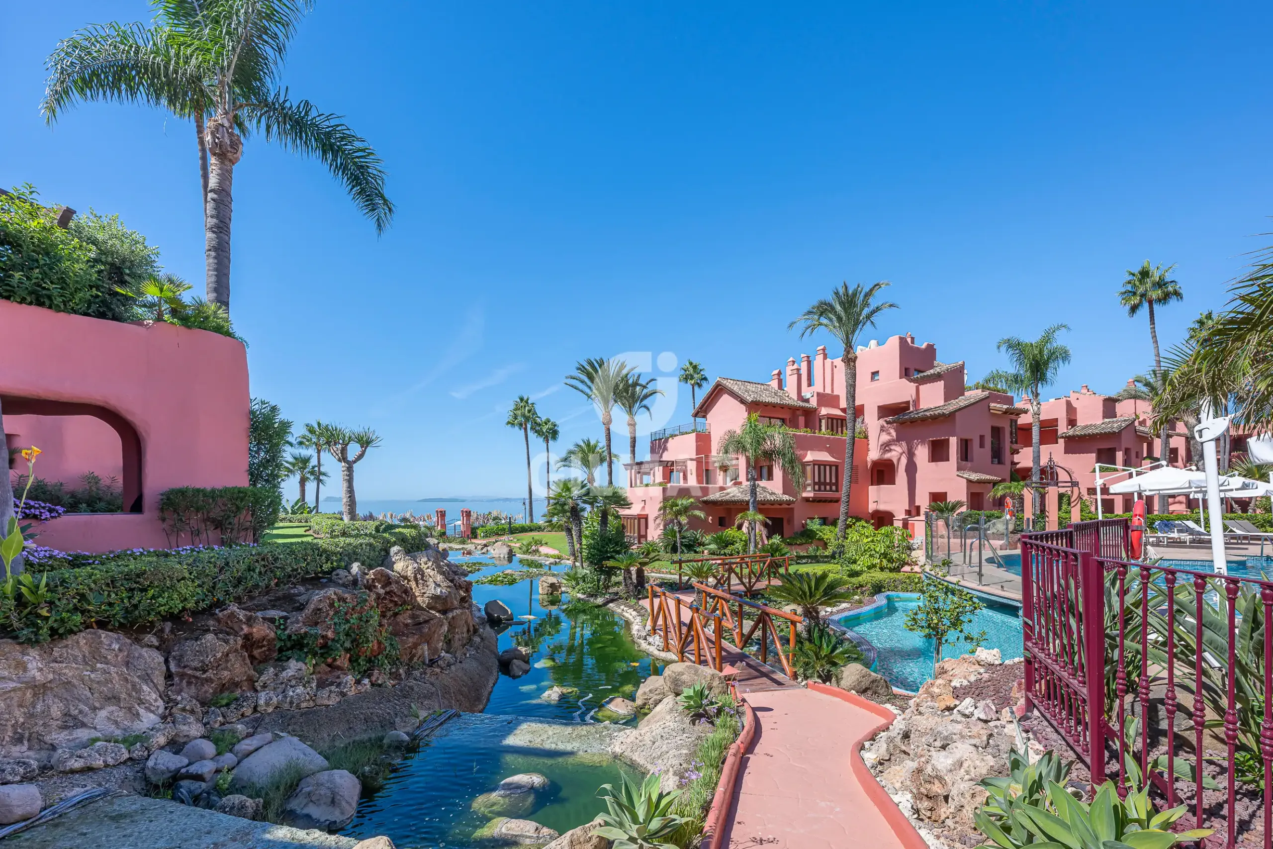 Duplex penthouse in Estepona Este - Málaga