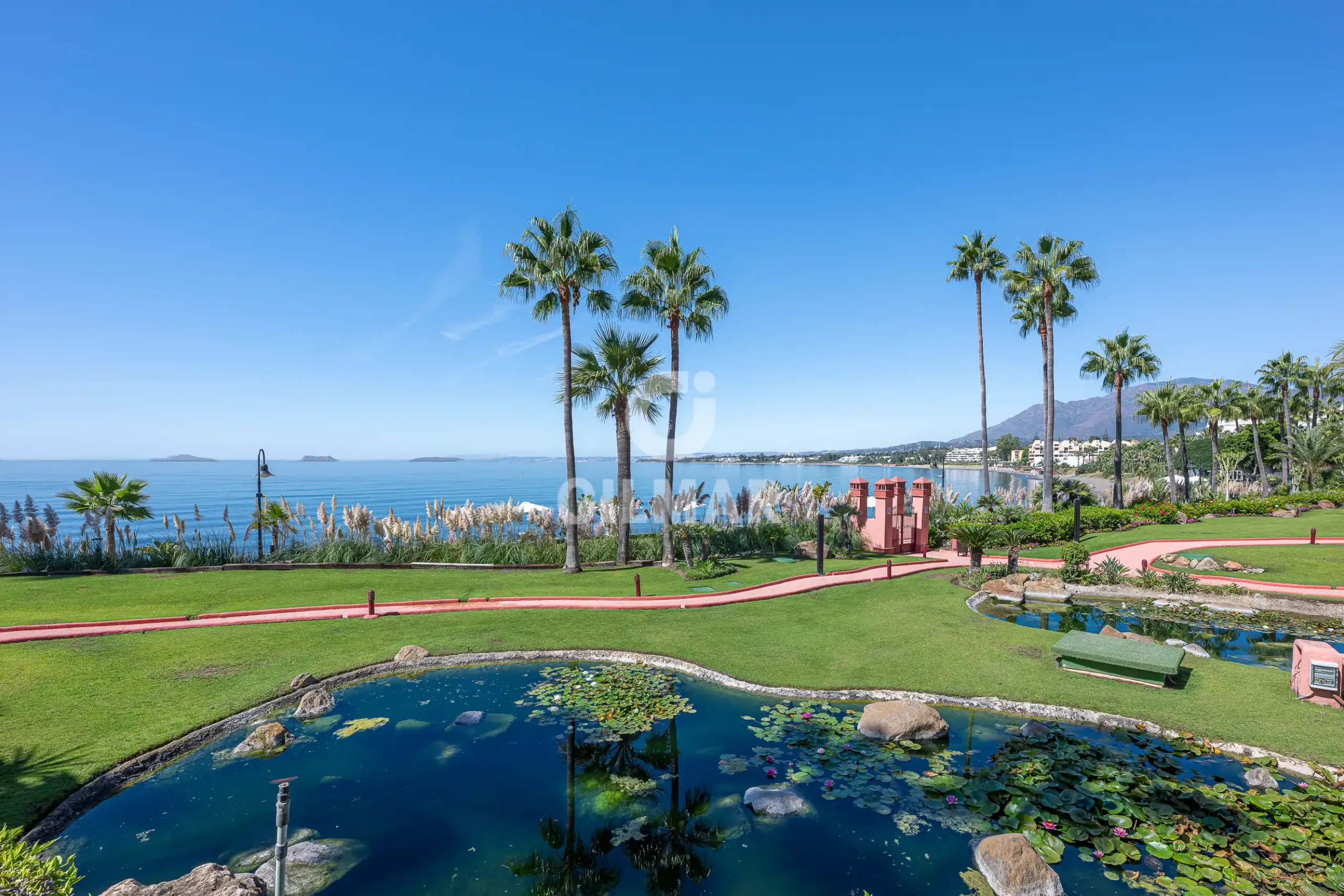 Duplex penthouse in Estepona Este - Málaga