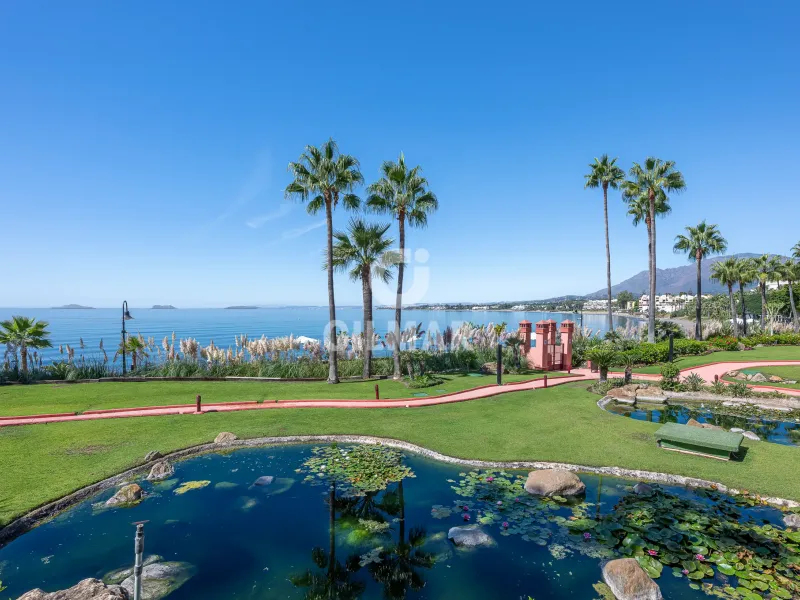 Duplex penthouse in Estepona Este - Málaga
