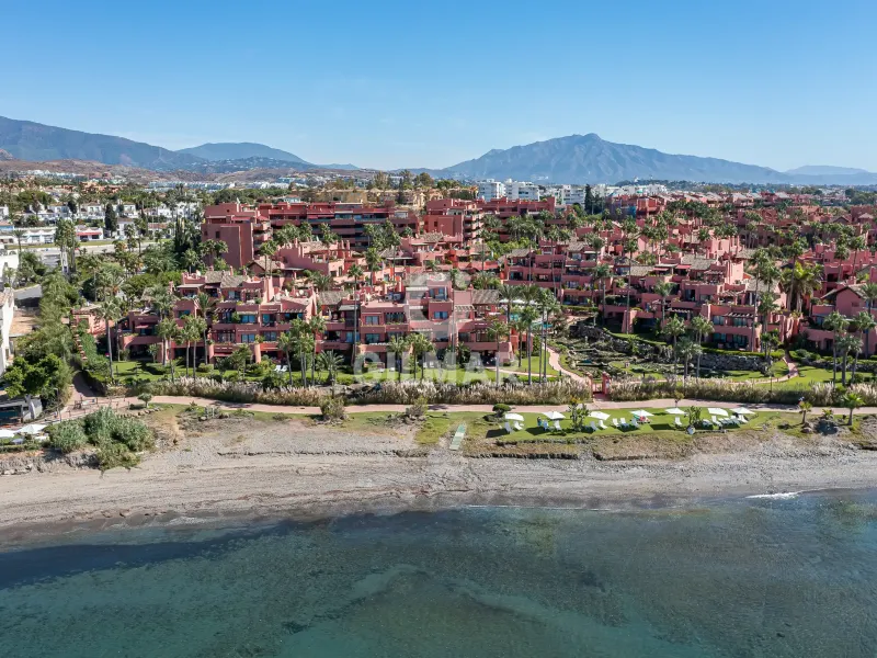 Duplex penthouse in Estepona Este - Málaga