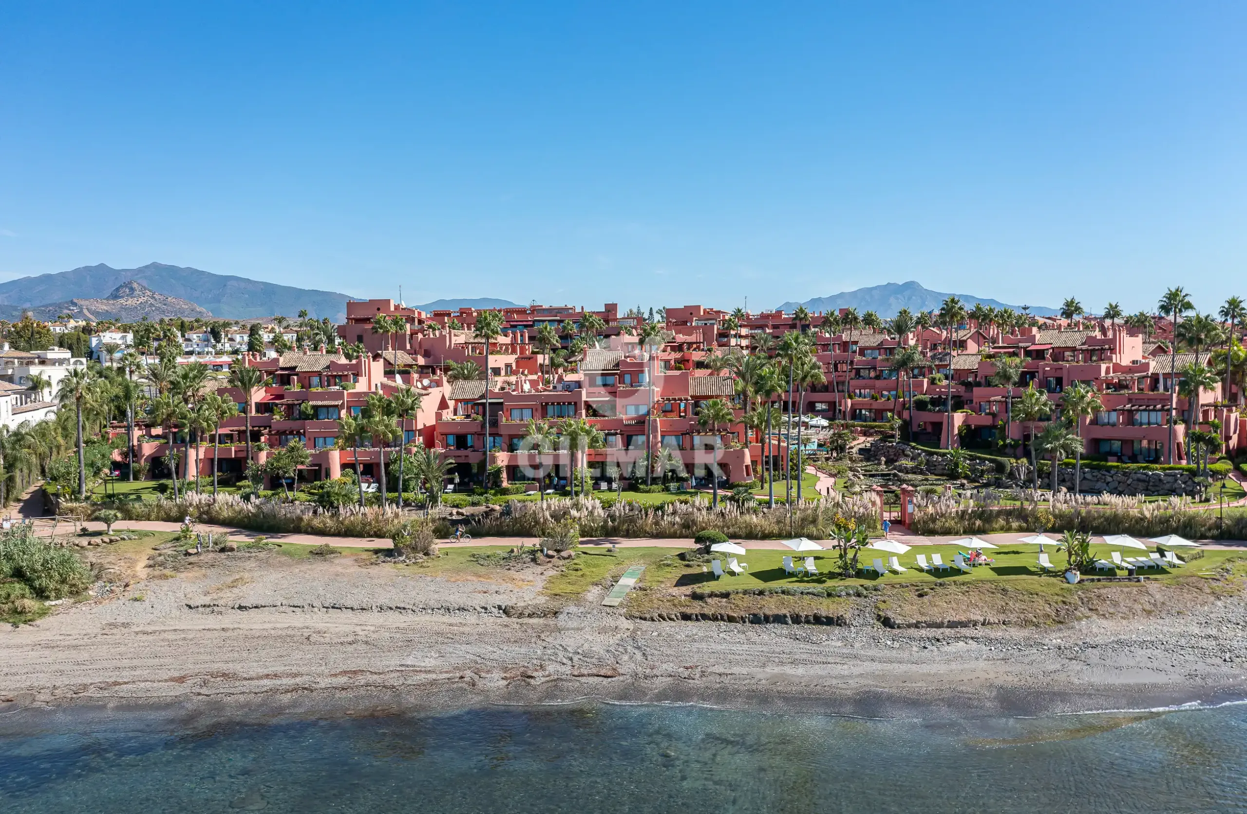 Duplex penthouse in Estepona Este - Málaga