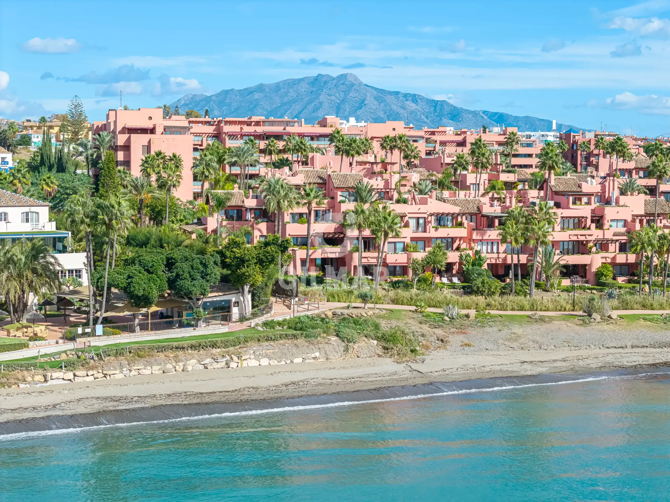 Apartment in Estepona Este - Málaga