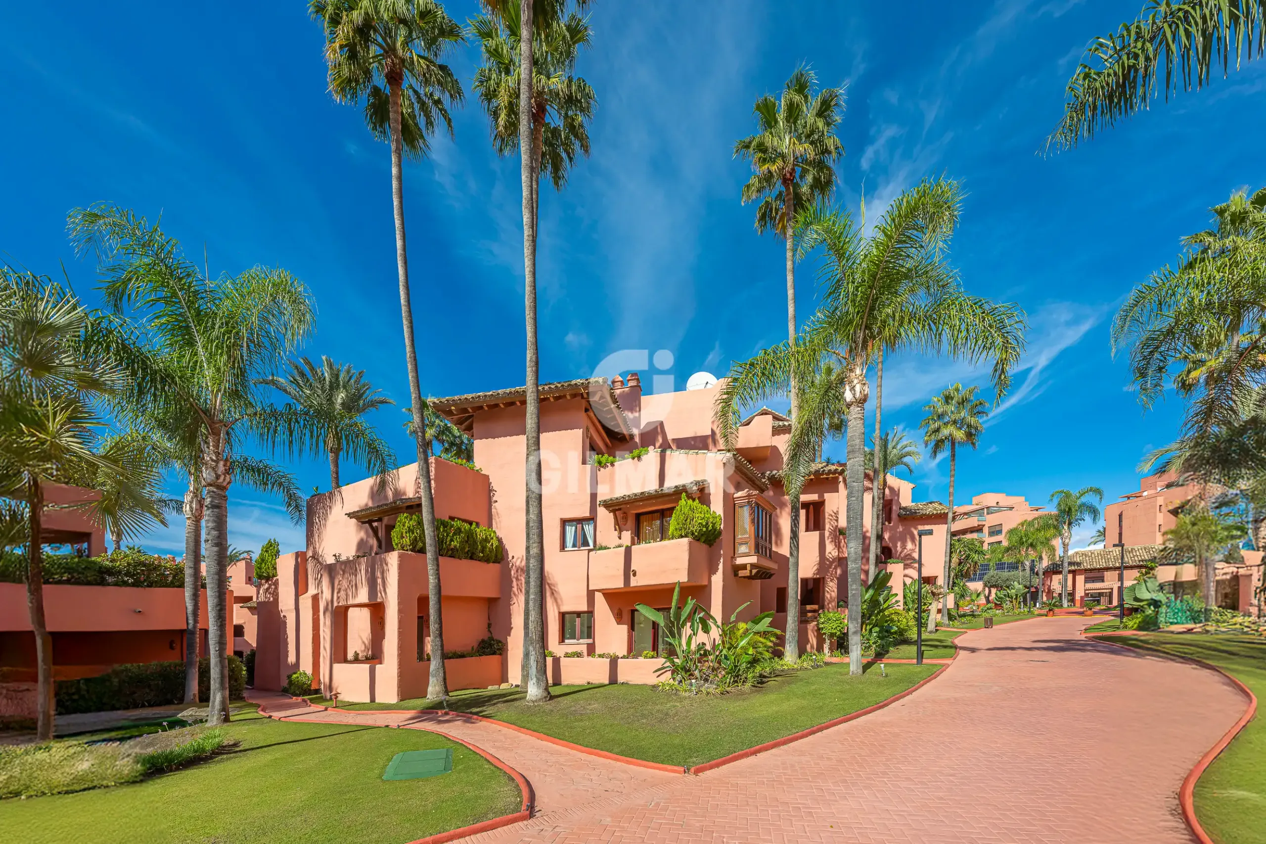 Apartment in Estepona Este - Málaga