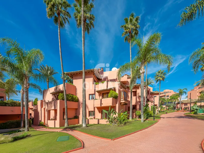 Apartment in Estepona Este - Málaga