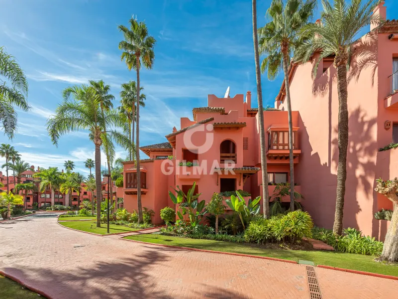 Apartment in Estepona Este - Málaga