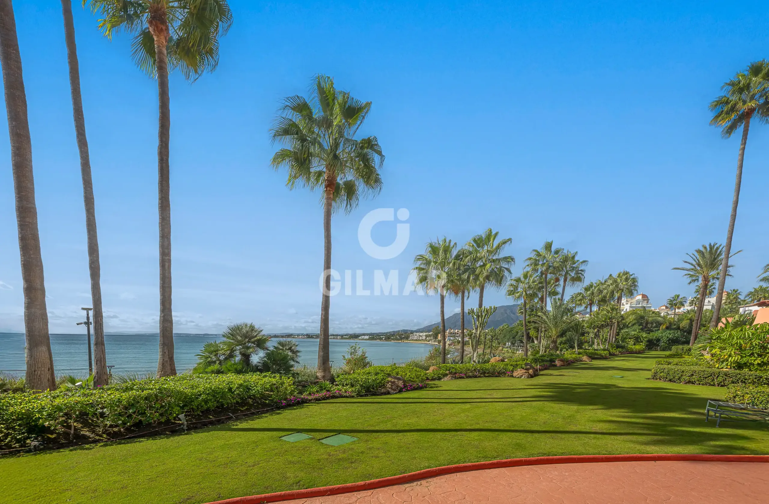 Apartment in Estepona Este - Málaga