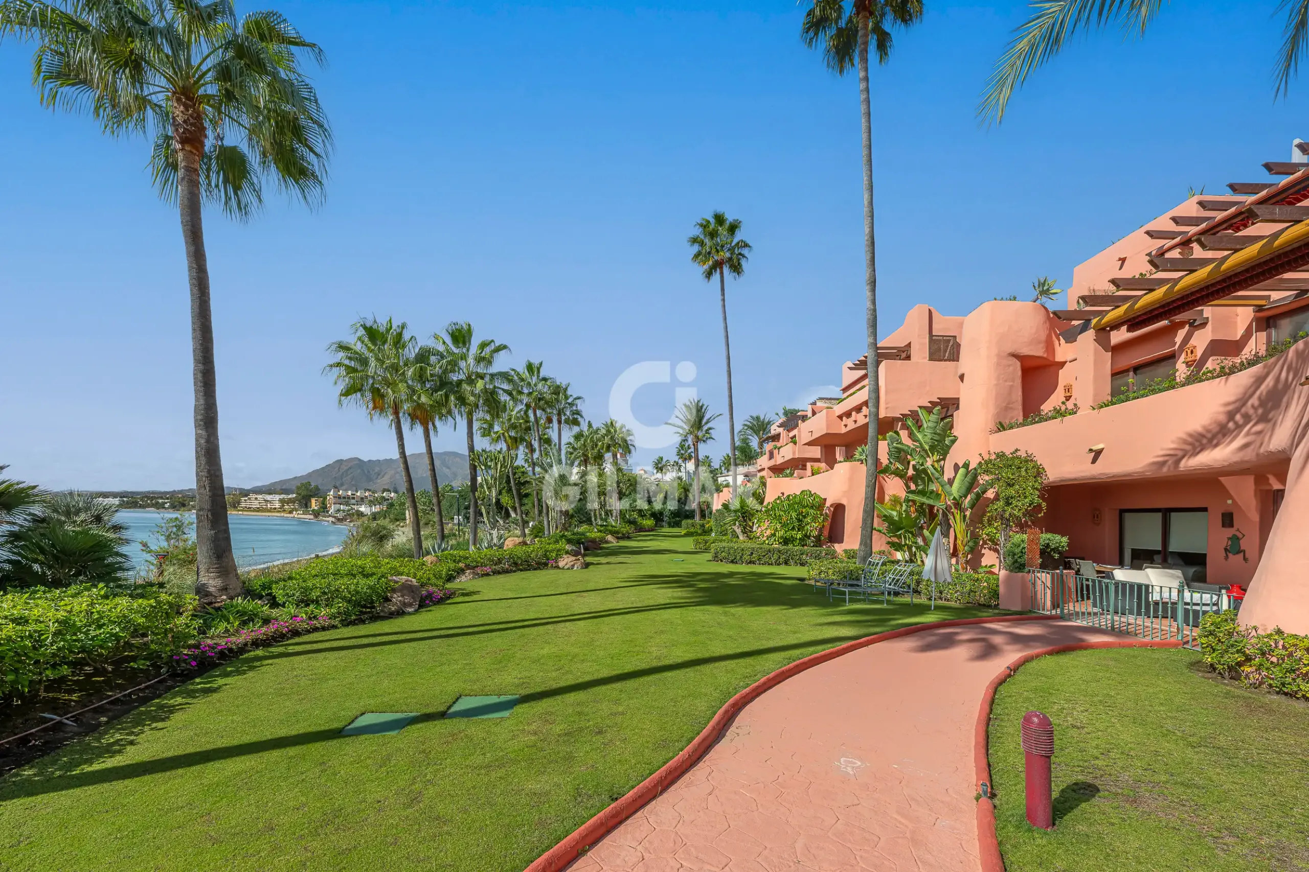 Apartamento en Estepona Este - Málaga