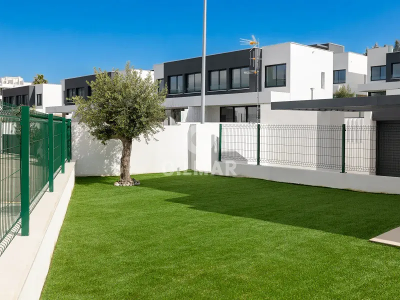 Semi-detached house in Estepona Este - Málaga