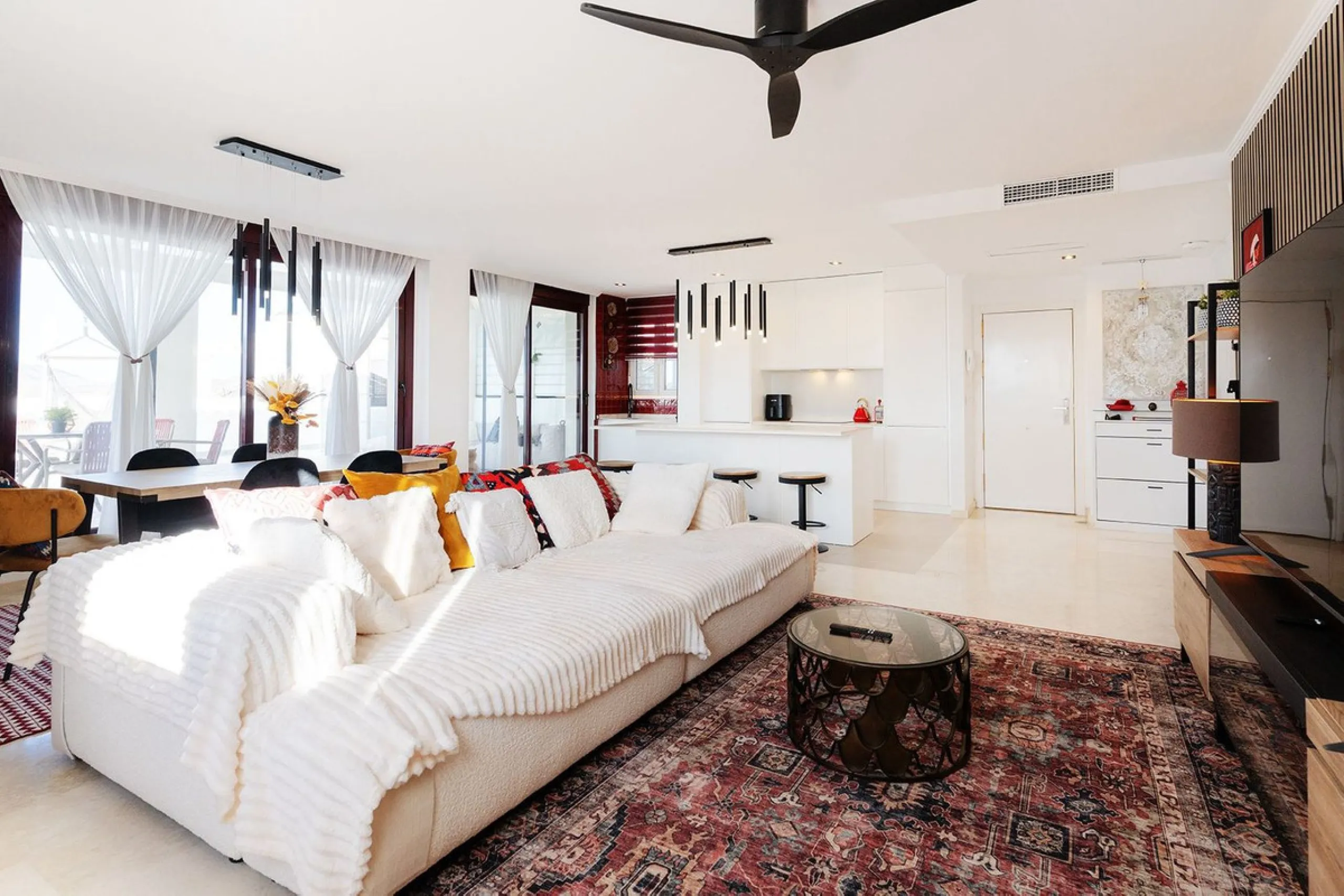 Appartment | Fully Renovated in 2025 | 3 Bedrooms • 3 Bathrooms • 150 m² Interior • 125 m² Exterior • Sunset Views