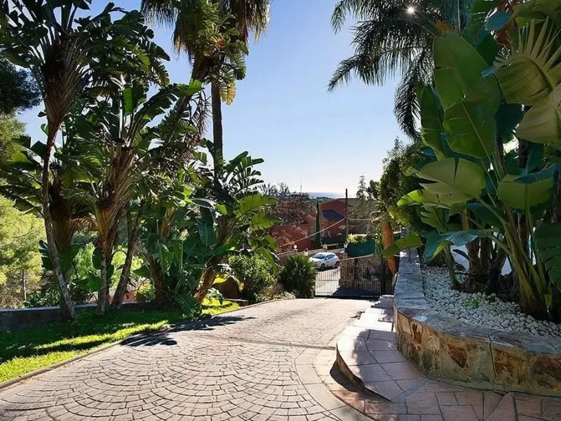 Contemporary Luxury Villa in Bellamar, Casteldefels, Barcelona