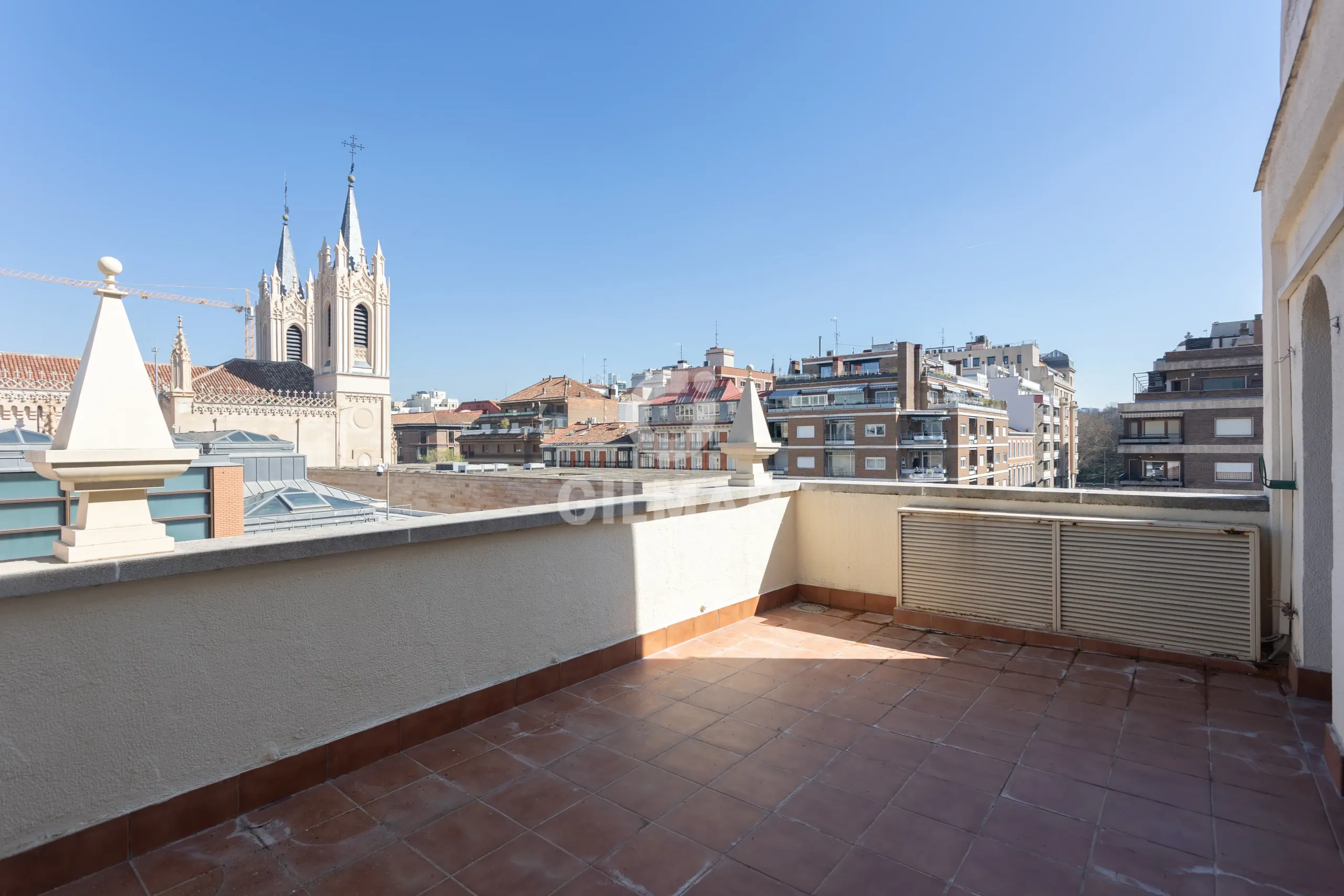 Penthouse in Jerónimos - Madrid