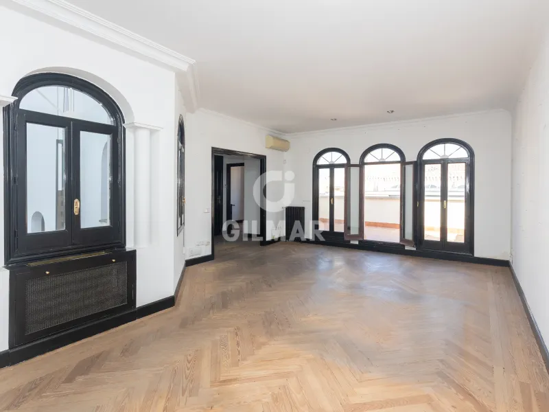 Penthouse in Jerónimos - Madrid