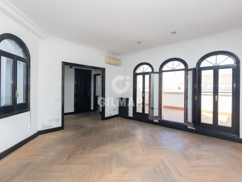 Penthouse in Jerónimos - Madrid