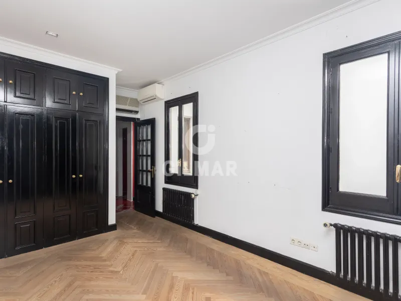 Penthouse in Jerónimos - Madrid