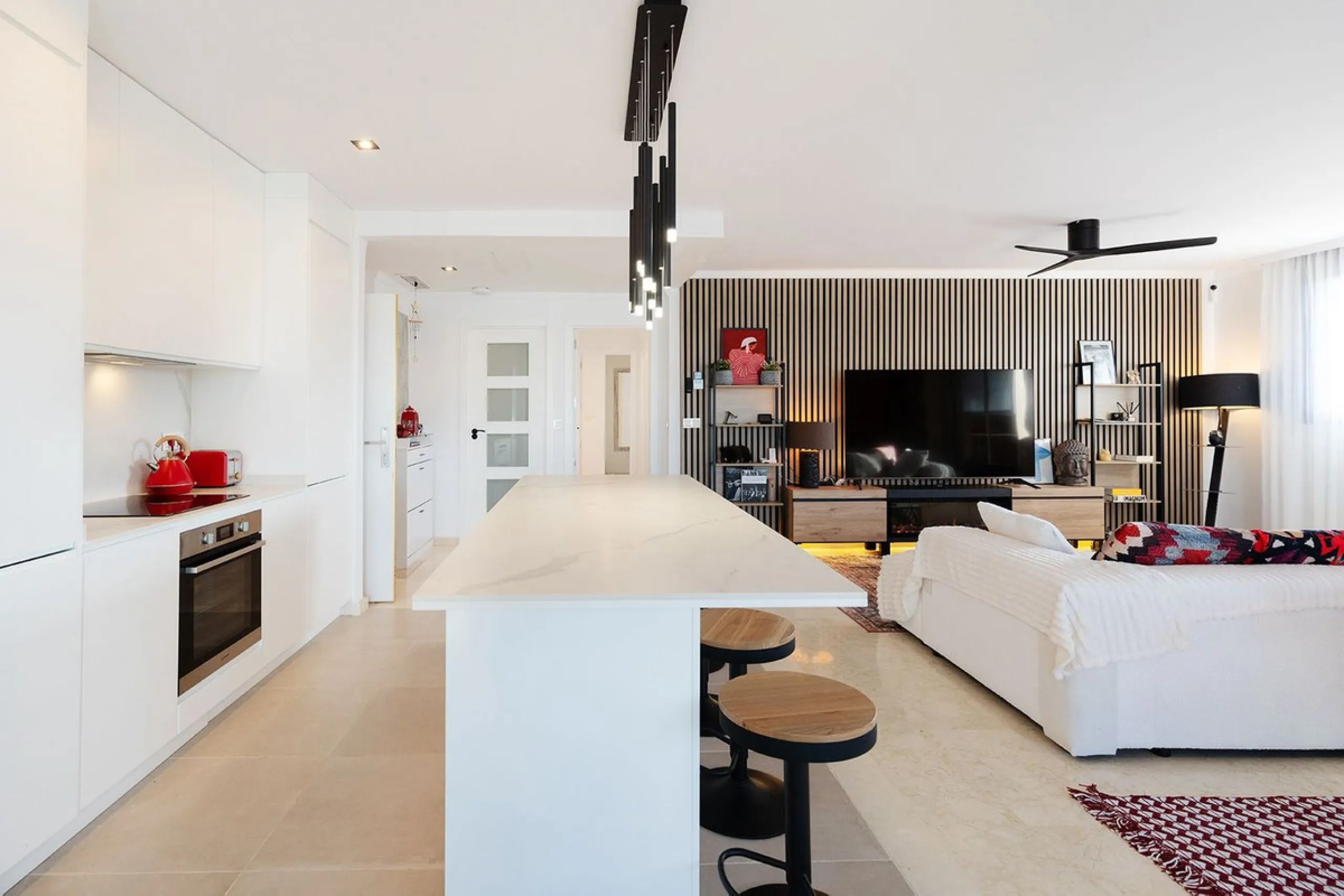 Appartment | Fully Renovated in 2025 | 3 Bedrooms • 3 Bathrooms • 150 m² Interior • 125 m² Exterior • Sunset Views