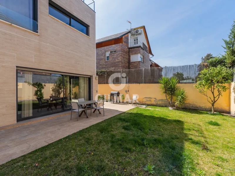 Semi-detached house in Pozuelo de Alarcón - Madrid