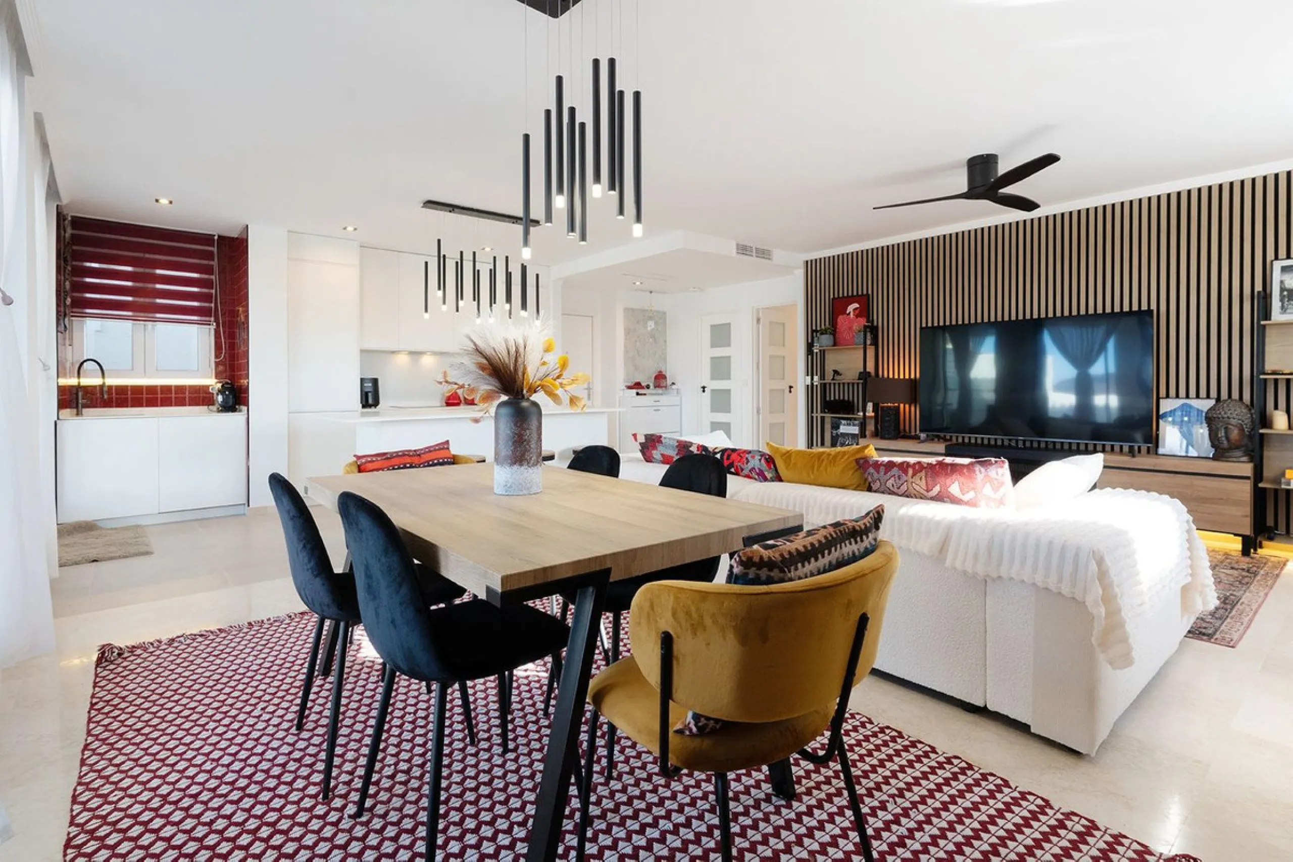 Appartment | Fully Renovated in 2025 | 3 Bedrooms • 3 Bathrooms • 150 m² Interior • 125 m² Exterior • Sunset Views