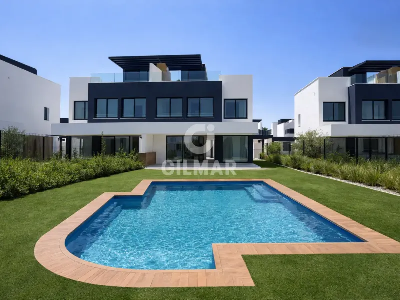Semi-detached house in Estepona Este - Málaga