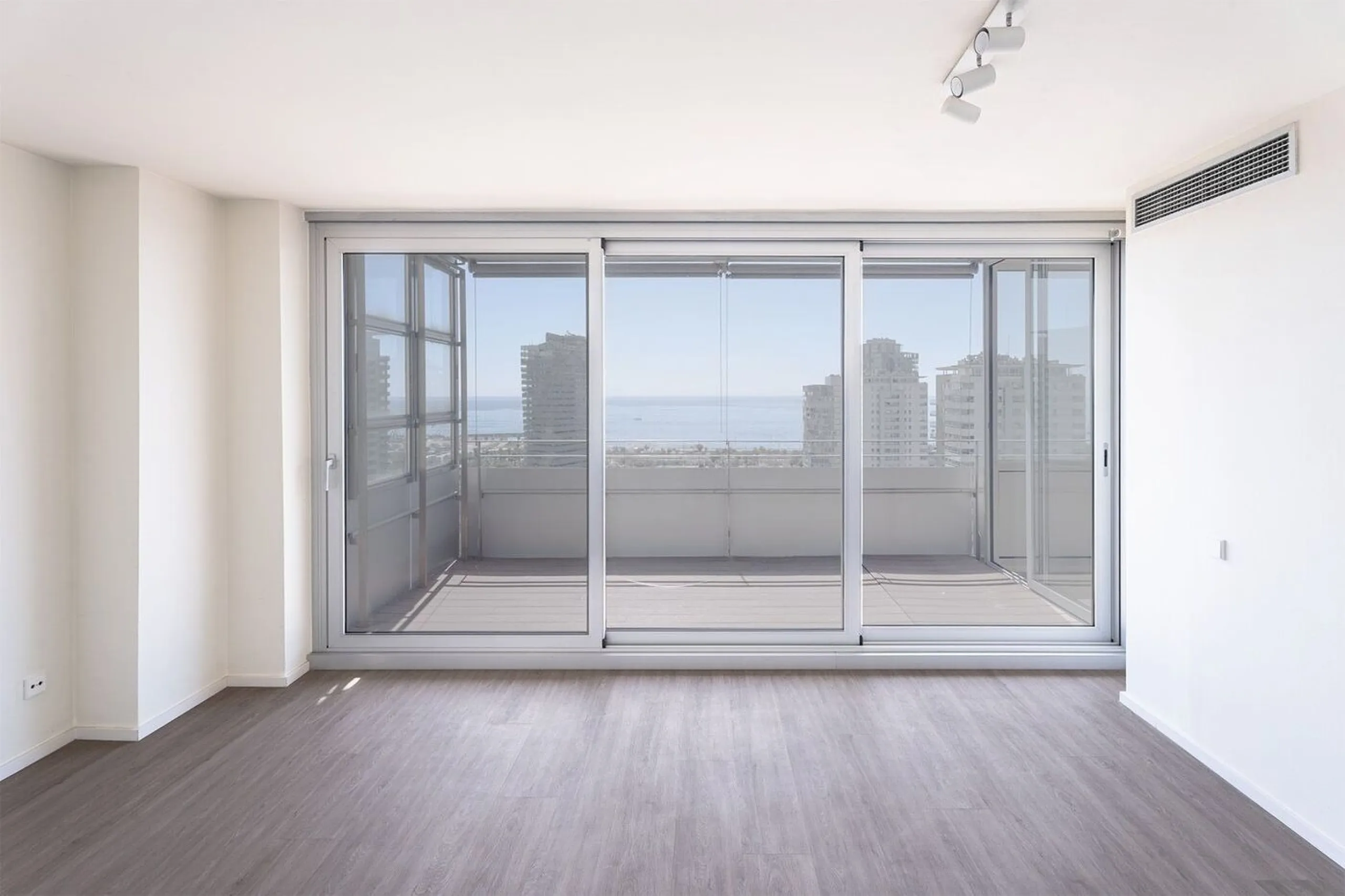 Apartment with Spectacular Views and Private Terrace in Diagonal Mar, Barcelona