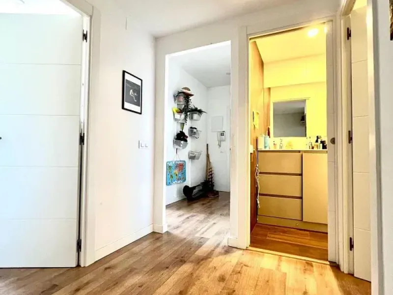 Piso reformado en el corazón de la Rambla del Poblenou, Barcelona