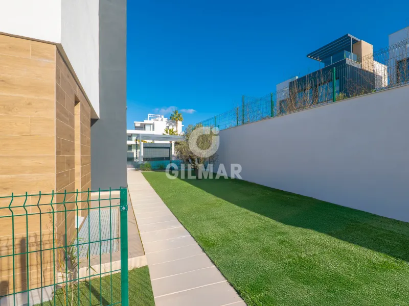 Semi-detached house in Estepona Este - Málaga