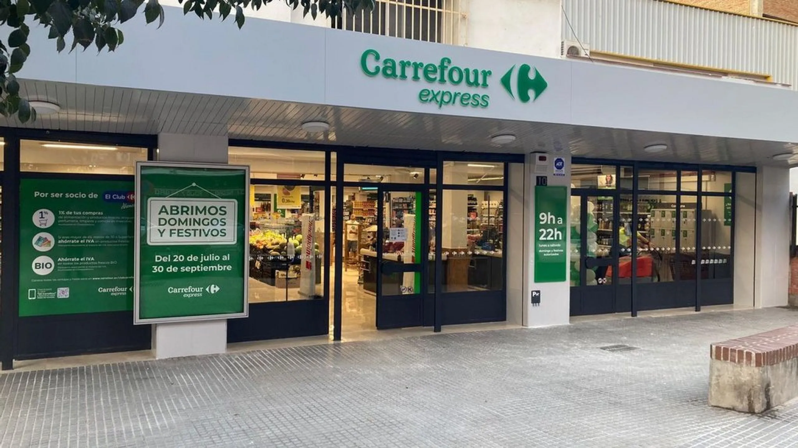 Commercial Property with Tenant (Supermarket) in Madrid