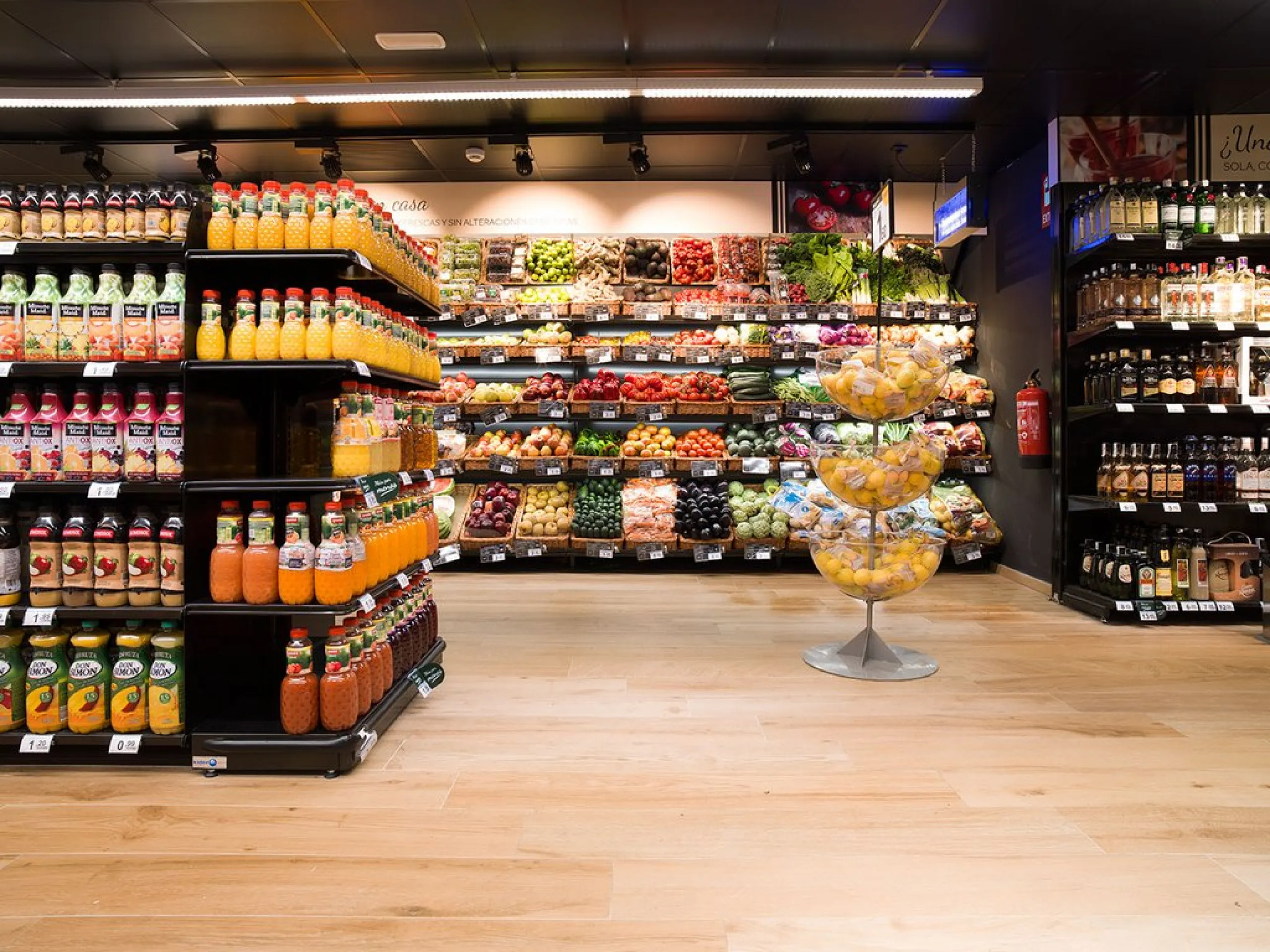 Commercial Property with Tenant (Supermarket) in Madrid