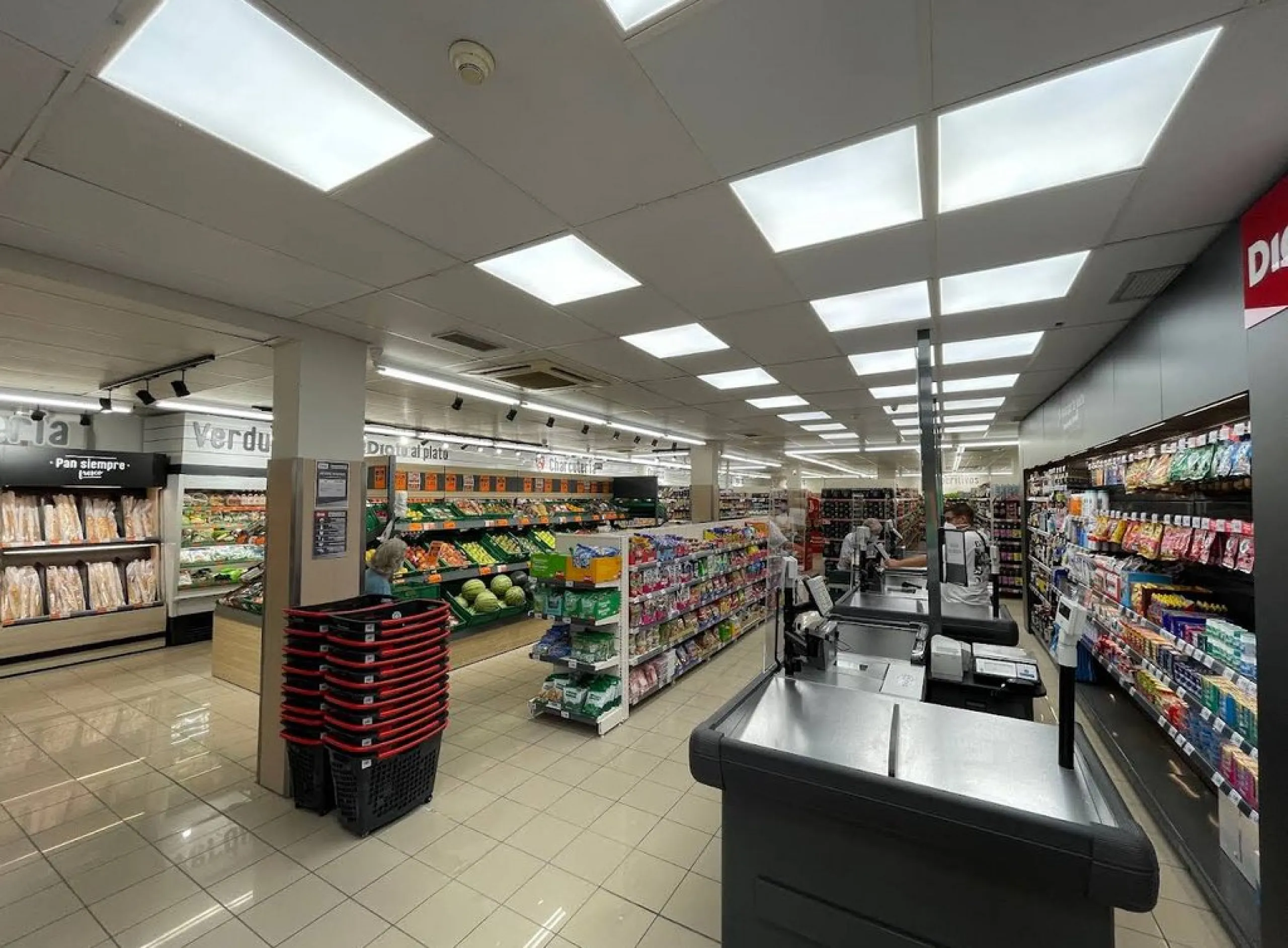 Commercial Property with Tenant (Supermarket) in Madrid