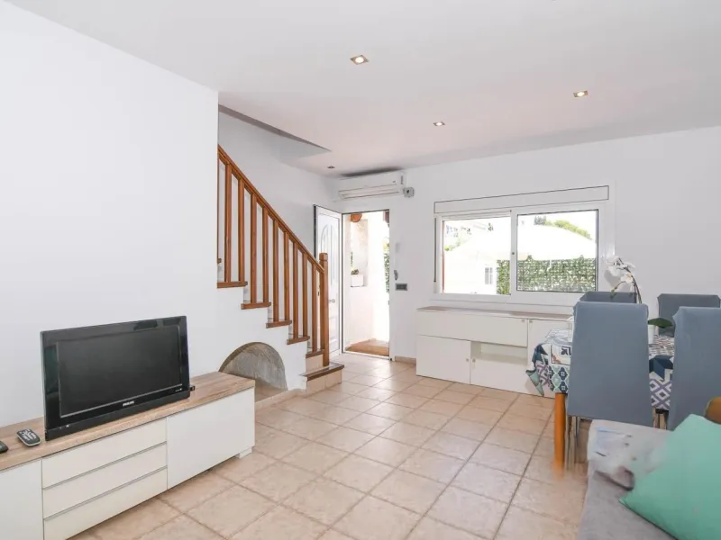 House with Terrace, Parking and Community Pool in Coma Ruga, Costa Brava