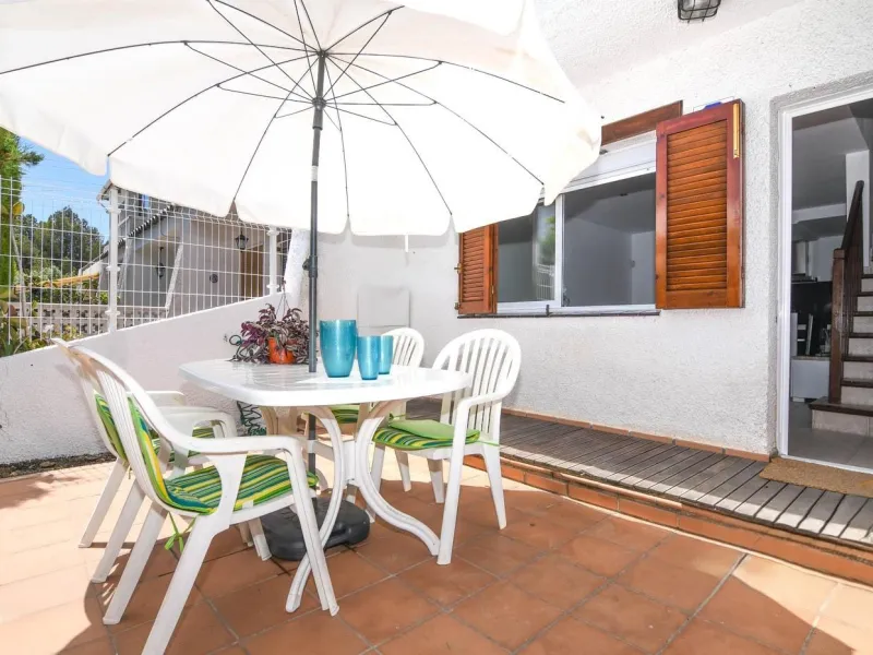 House with Terrace, Parking and Community Pool in Coma Ruga, Costa Brava