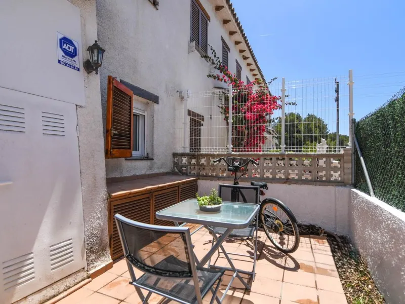 House with Terrace, Parking and Community Pool in Coma Ruga, Costa Brava