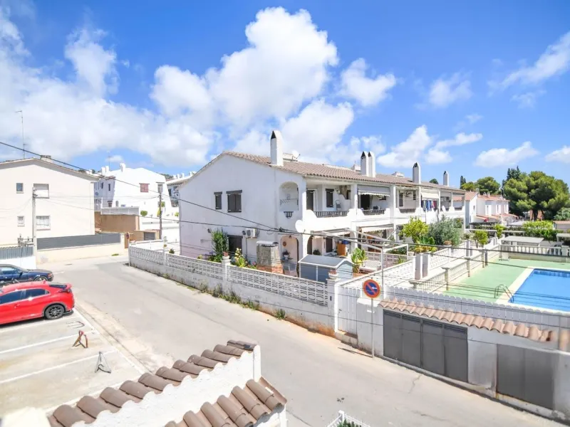 House with Terrace, Parking and Community Pool in Coma Ruga, Costa Brava