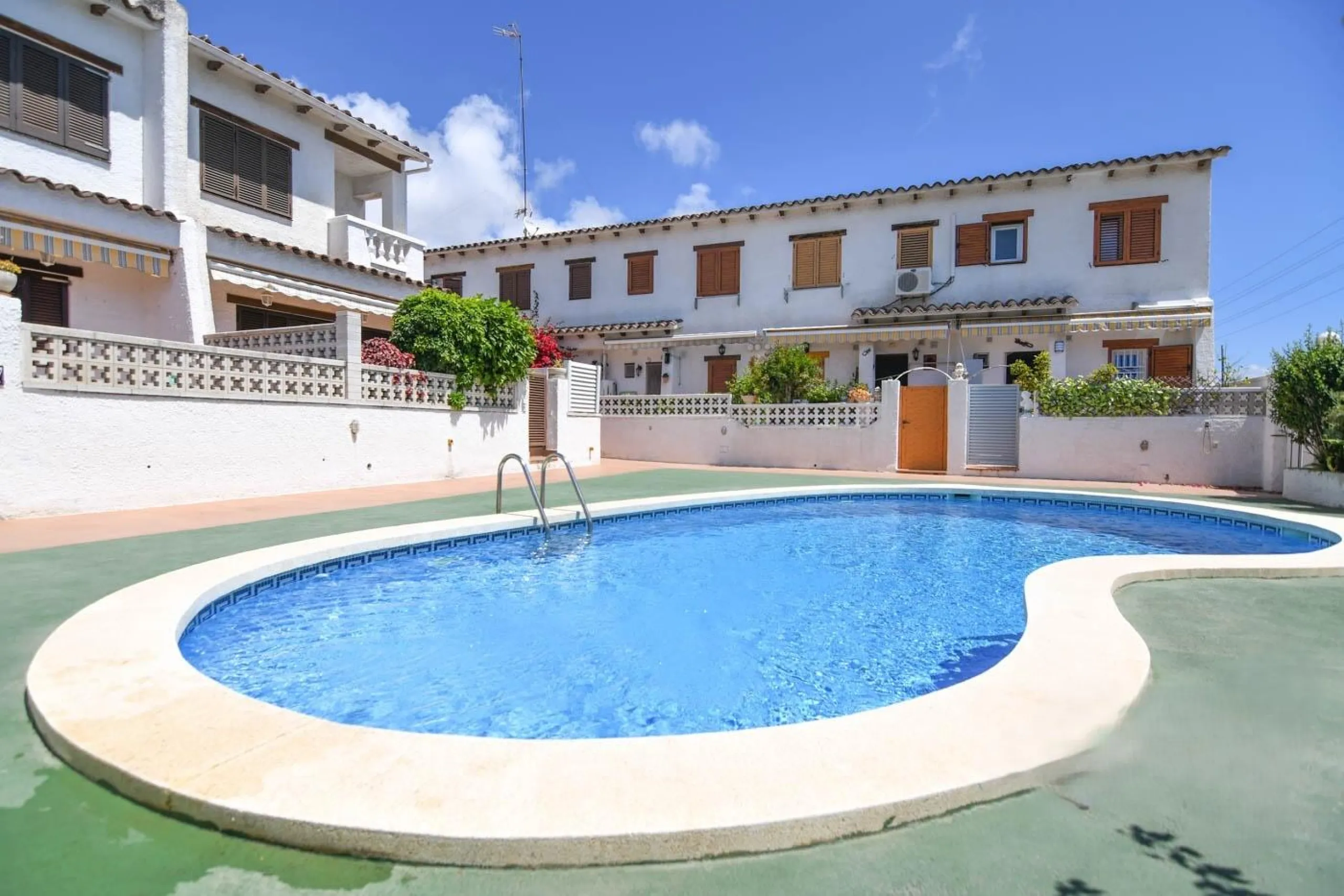 House with Terrace, Parking and Community Pool in Coma Ruga, Costa Brava