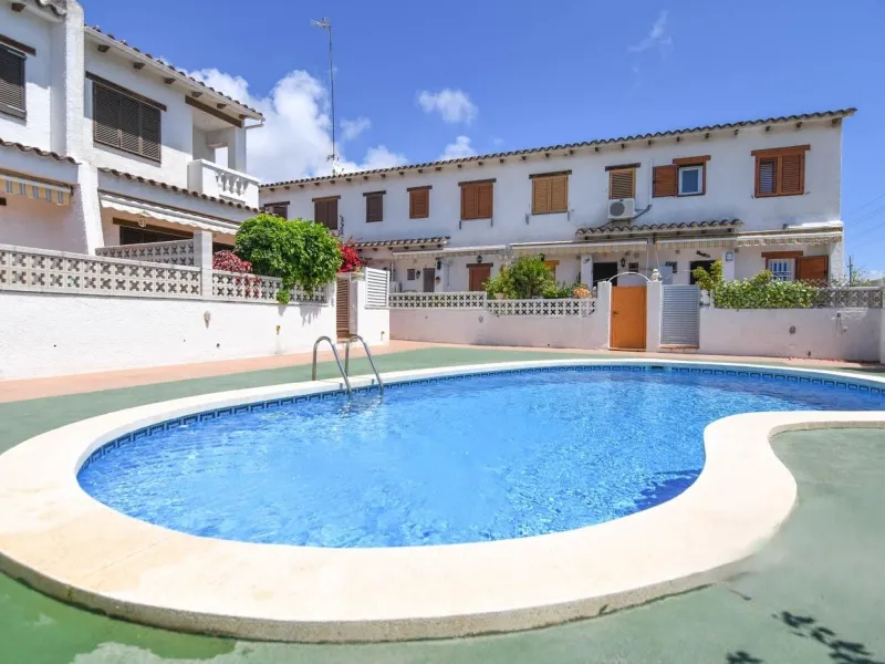 House with Terrace, Parking and Community Pool in Coma Ruga, Costa Brava