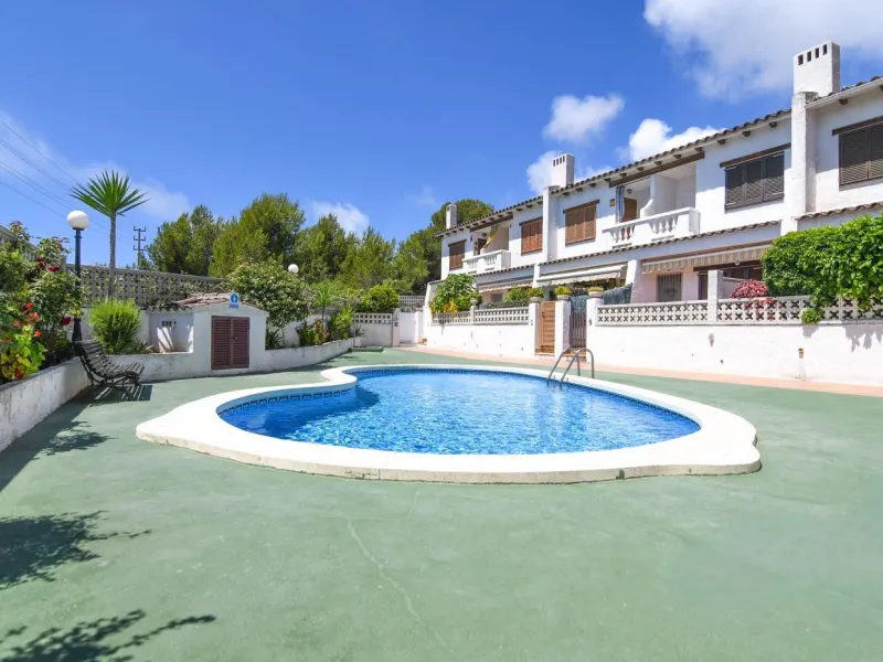 House with Terrace, Parking and Community Pool in Coma Ruga, Costa Brava