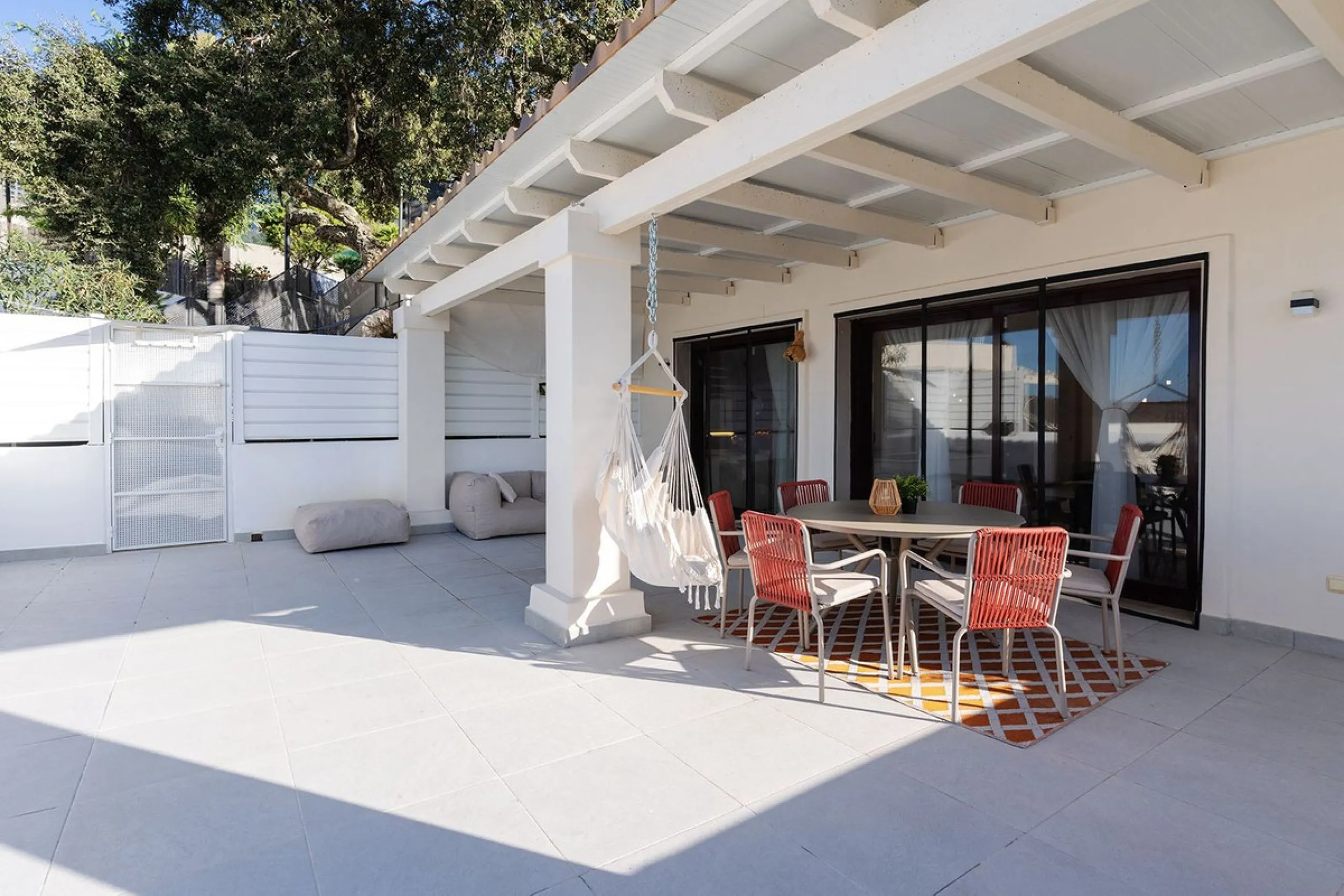 Appartment | Fully Renovated in 2025 | 3 Bedrooms • 3 Bathrooms • 150 m² Interior • 125 m² Exterior • Sunset Views