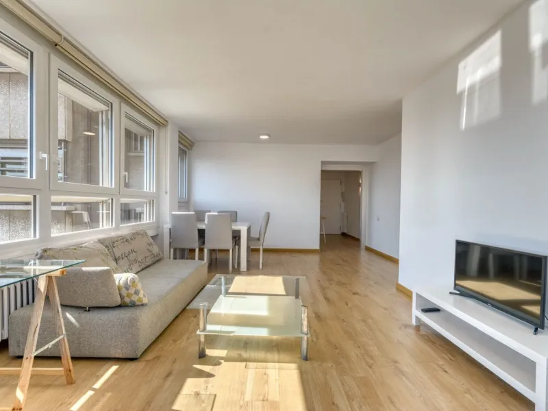 Elegante piso con vistas panorámicas al mar y a la ciudad en el corazón de Barcelona