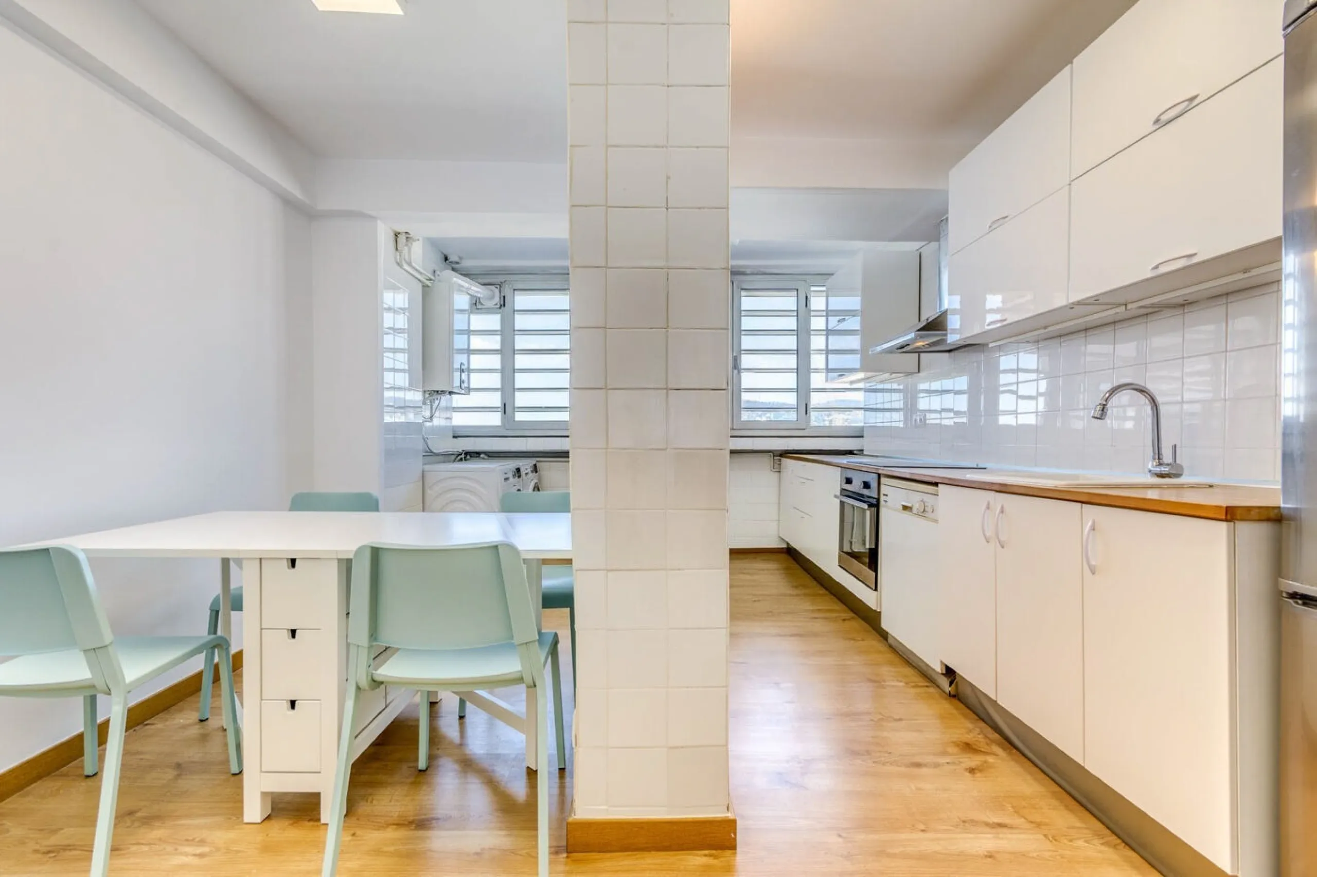 Elegante piso con vistas panorámicas al mar y a la ciudad en el corazón de Barcelona