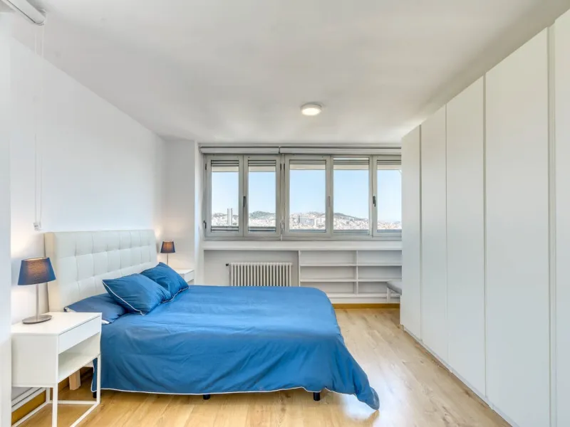 Elegante piso con vistas panorámicas al mar y a la ciudad en el corazón de Barcelona