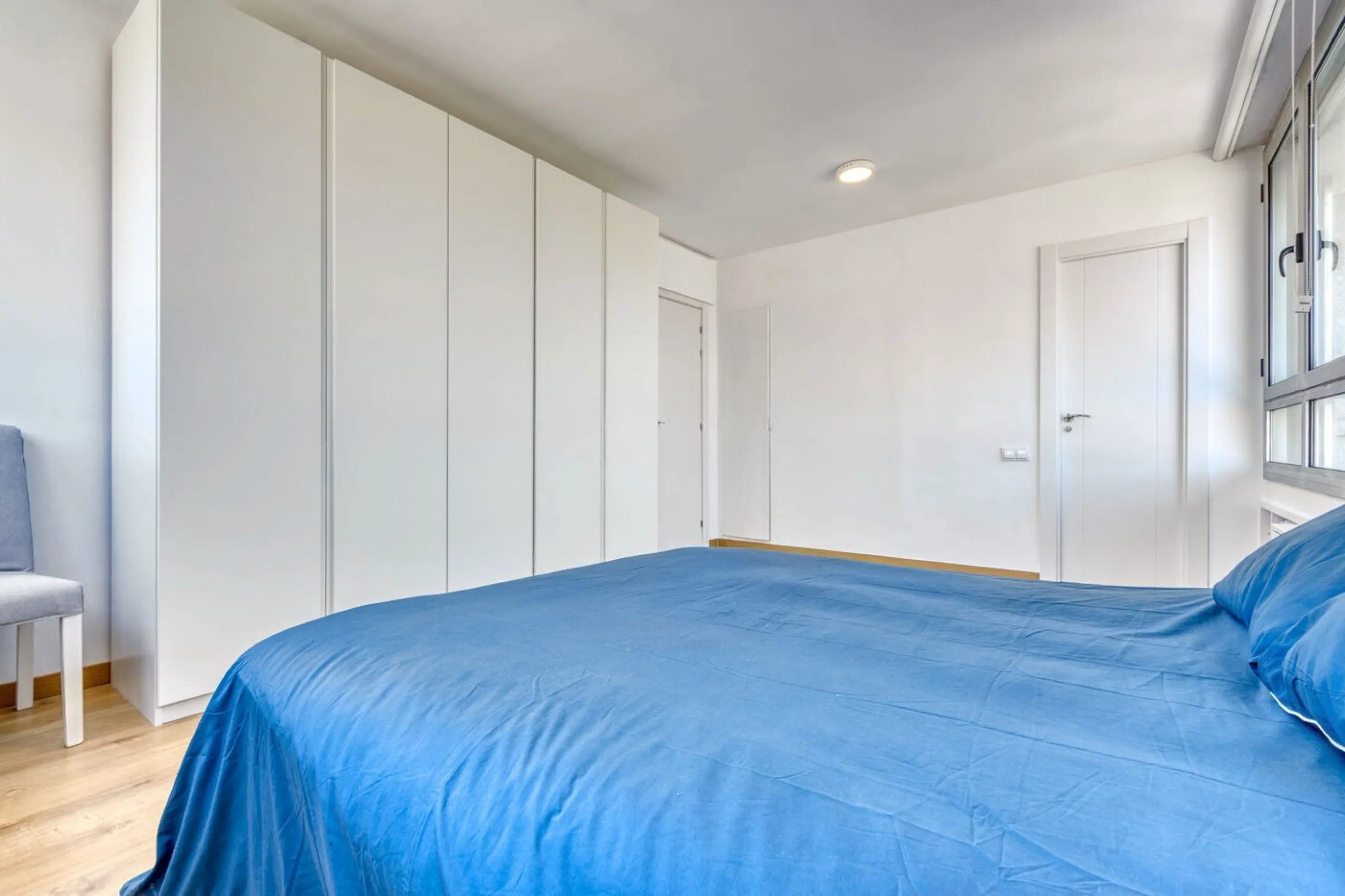 Elegante piso con vistas panorámicas al mar y a la ciudad en el corazón de Barcelona