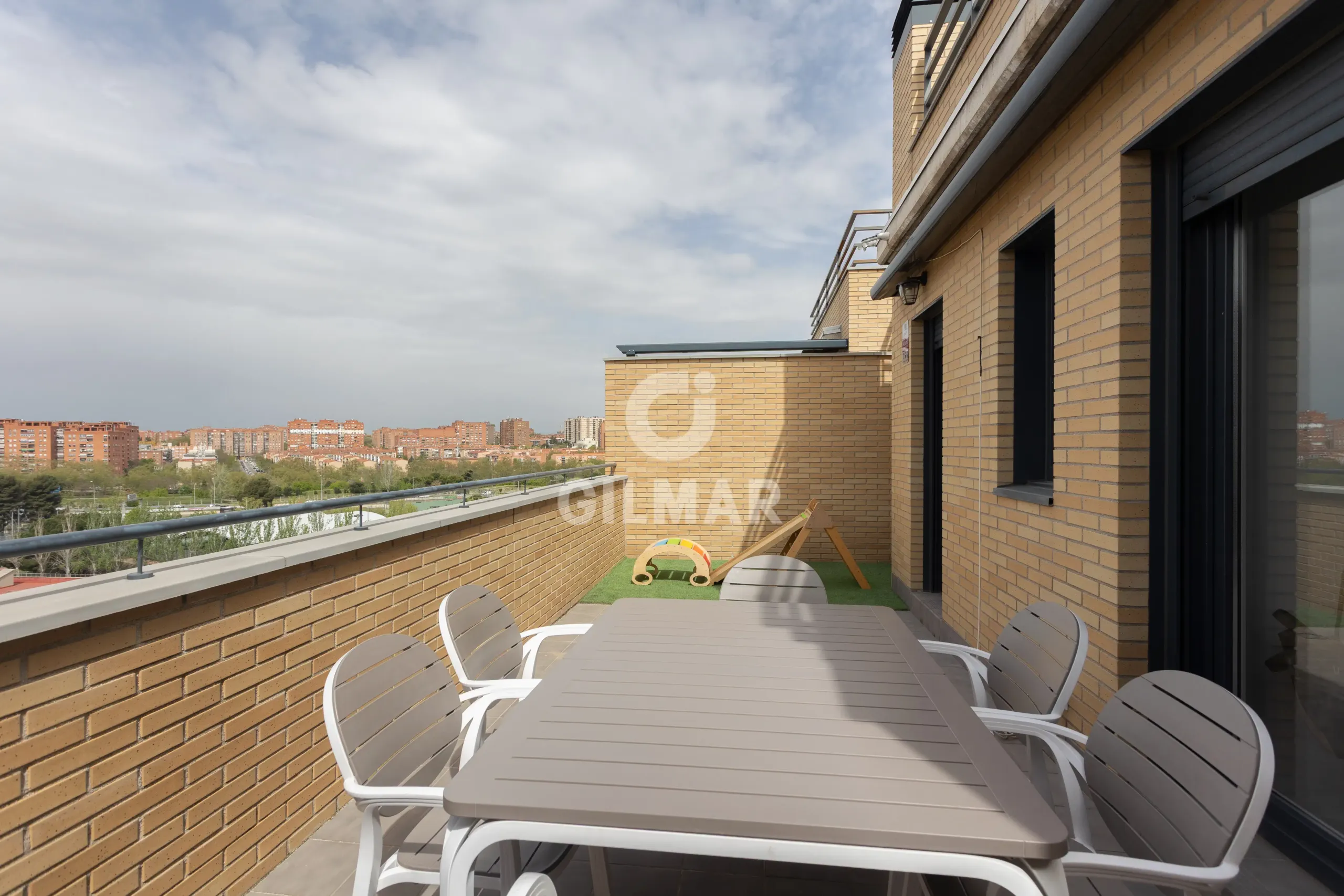 Duplex penthouse in Palomeras Sureste - Madrid