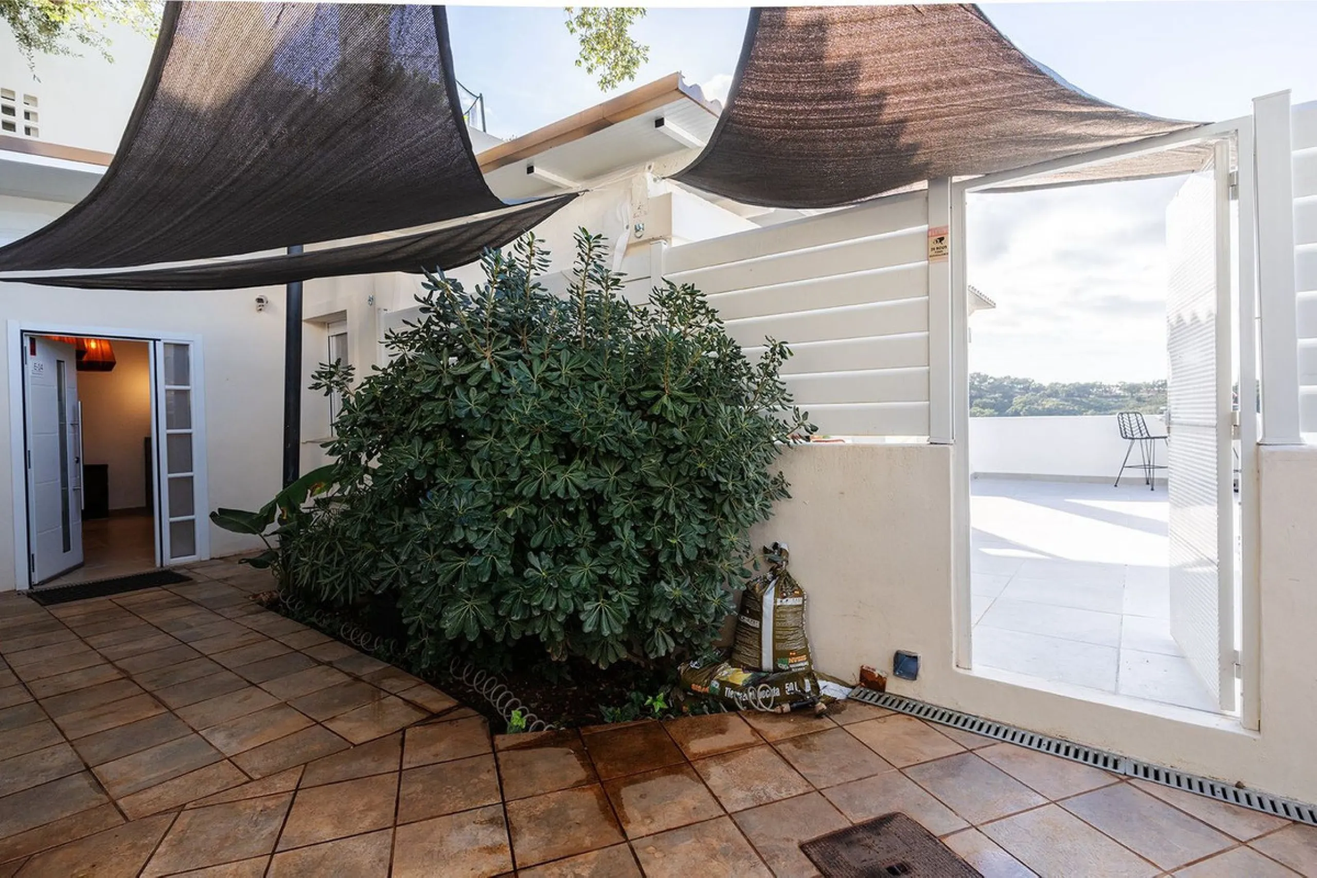 Appartment | Fully Renovated in 2025 | 3 Bedrooms • 3 Bathrooms • 150 m² Interior • 125 m² Exterior • Sunset Views