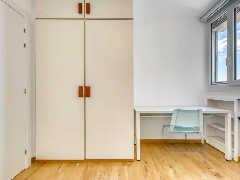Elegante piso con vistas panorámicas al mar y a la ciudad en el corazón de Barcelona