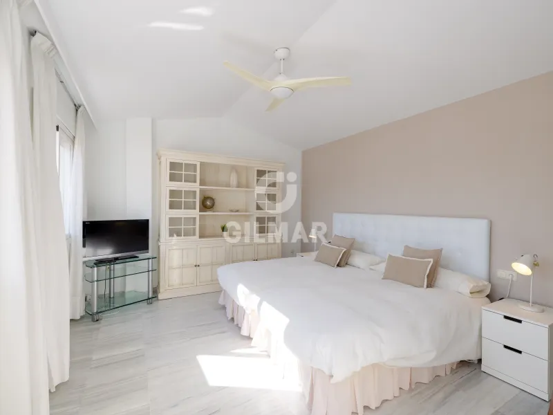 Duplex penthouse in Marbella Ciudad - Málaga
