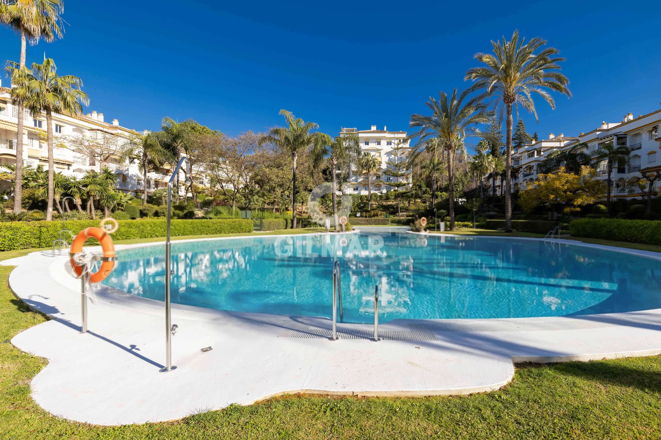 Duplex penthouse in Marbella Ciudad - Málaga