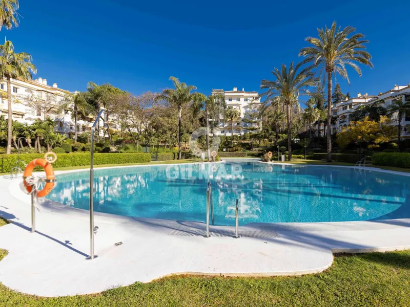 Duplex penthouse in Marbella Ciudad - Málaga